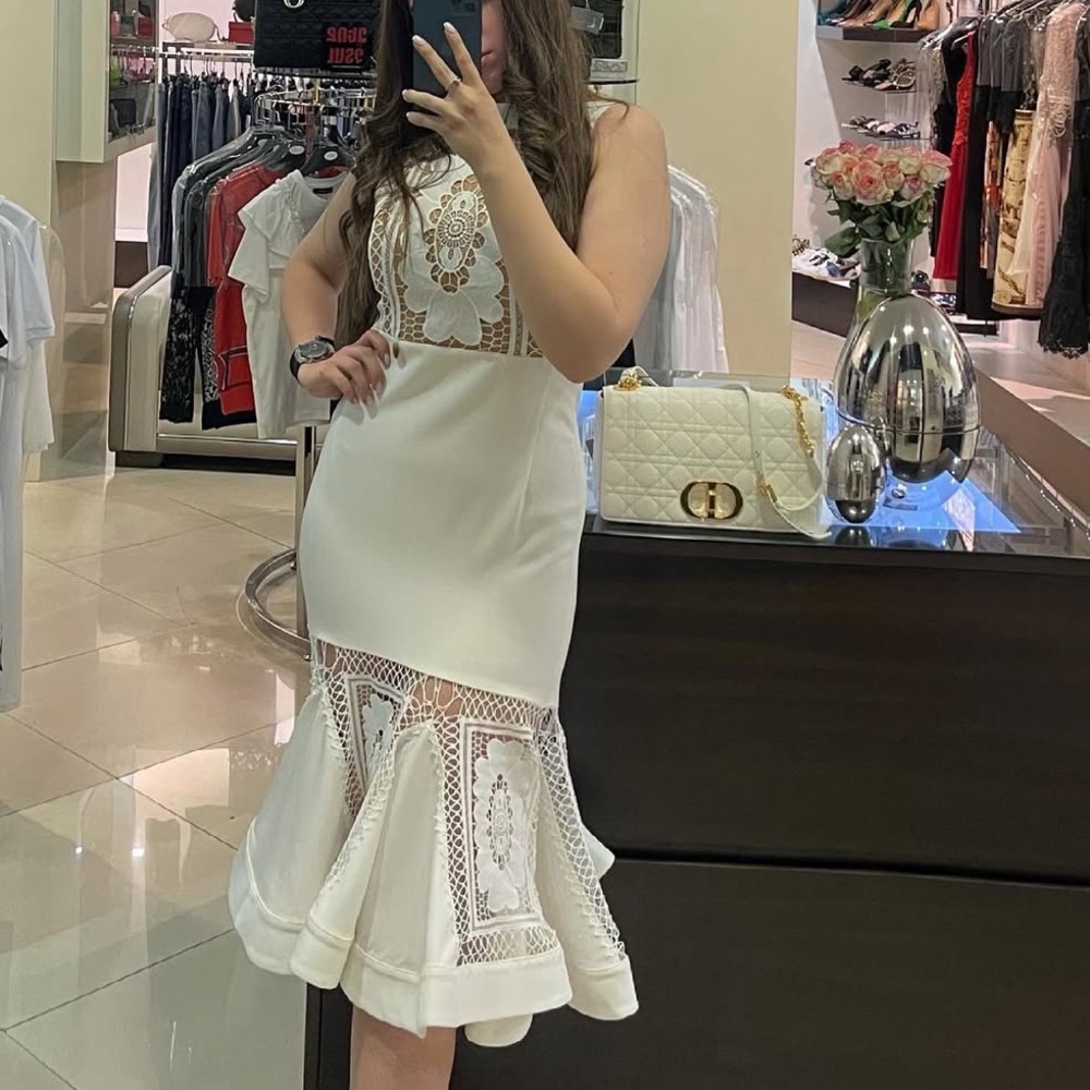 Revolve Bronx and Banco size 2 US Elegant Cream Lace Dress - Picture 1 of 7